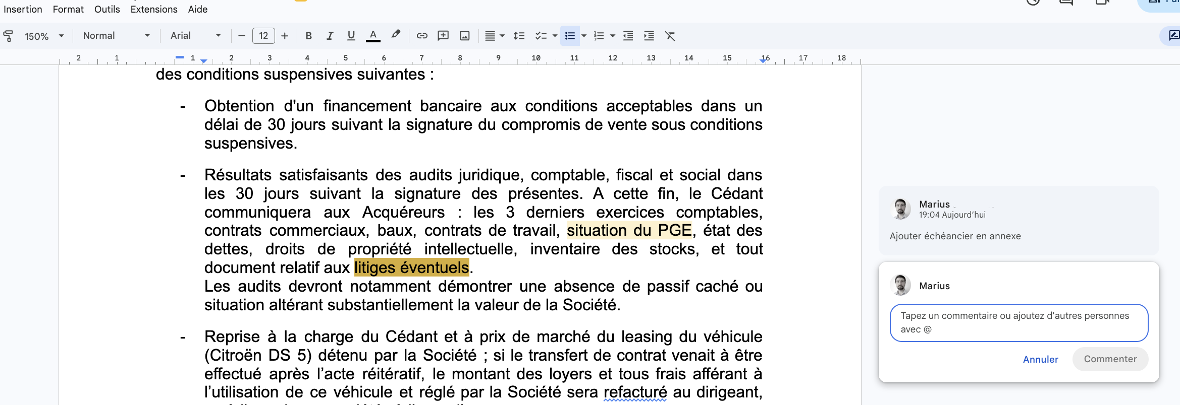 Exemple de commentaire dans Google Docs : la remarque apparaît dans la marge droite du document